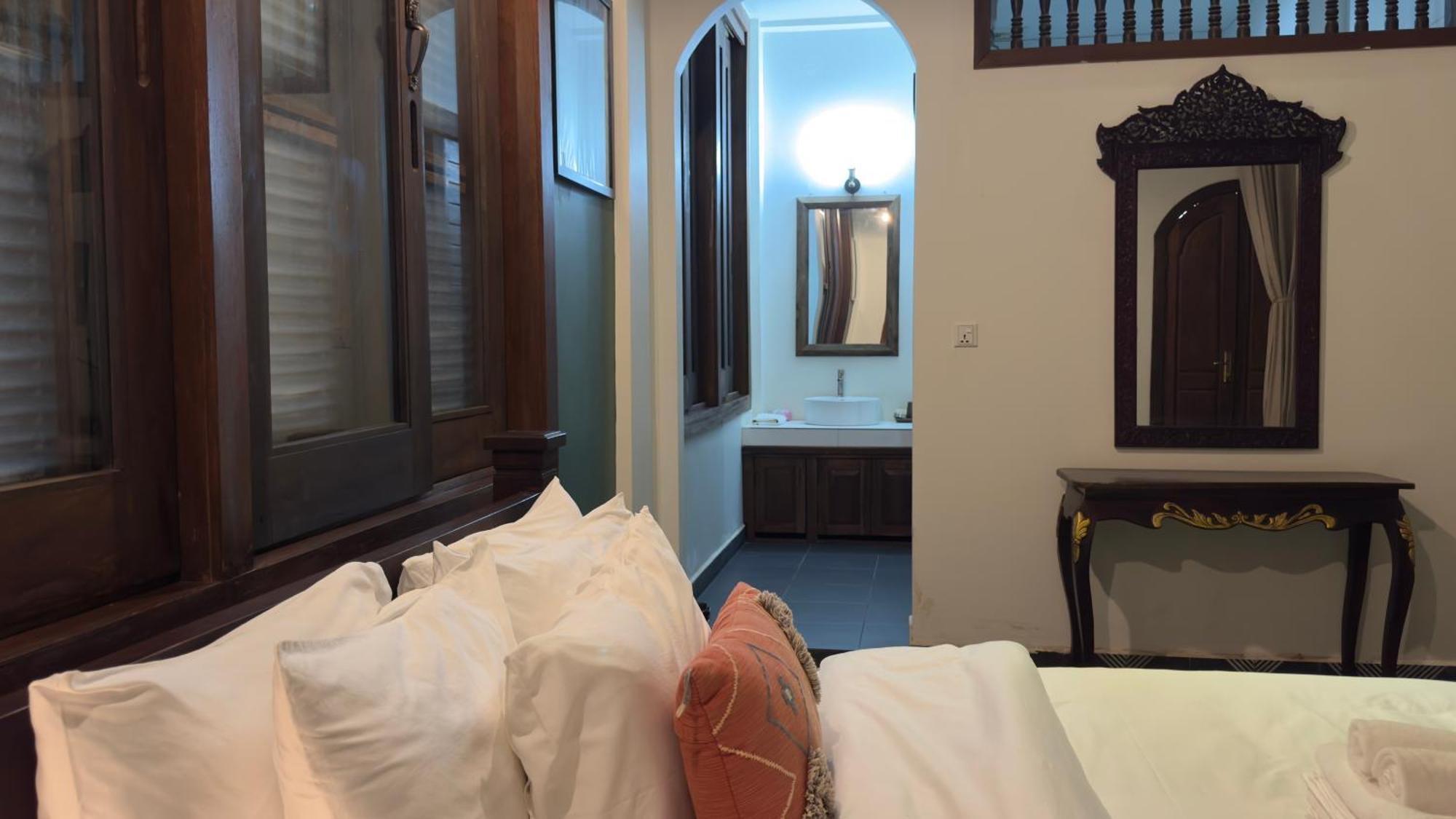 The J Break Boutique Hotel Kampot Buitenkant foto
