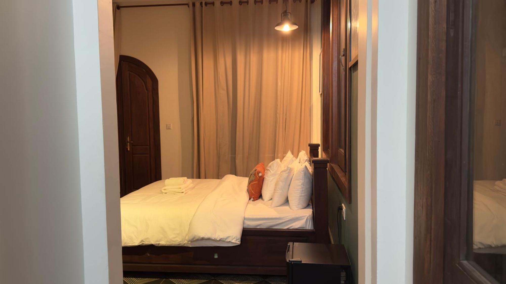 The J Break Boutique Hotel Kampot Buitenkant foto